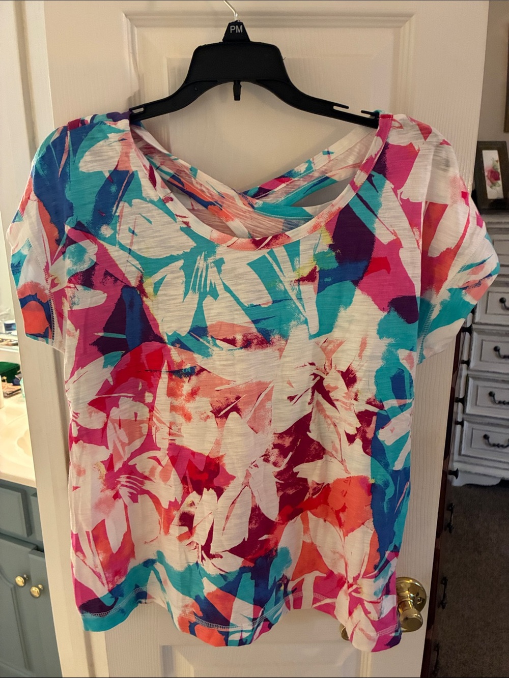T by Talbots Brushed Floral SZ LP Crossback Tee Shirt Top Pink Aqua